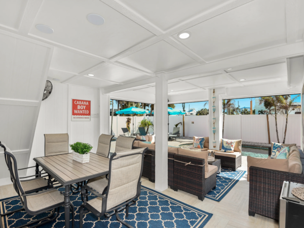 Fort Myers Beach Vacation Rental - Spacious 6 Bedroom Coastal Retreat Near Beach